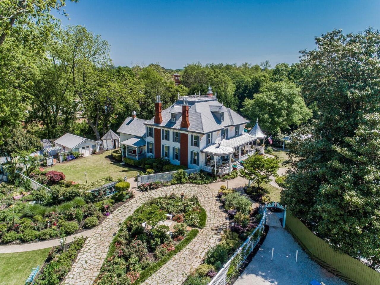 Highgate Estate & Gardens Bed & Breakfast Greensboro Bagian luar foto